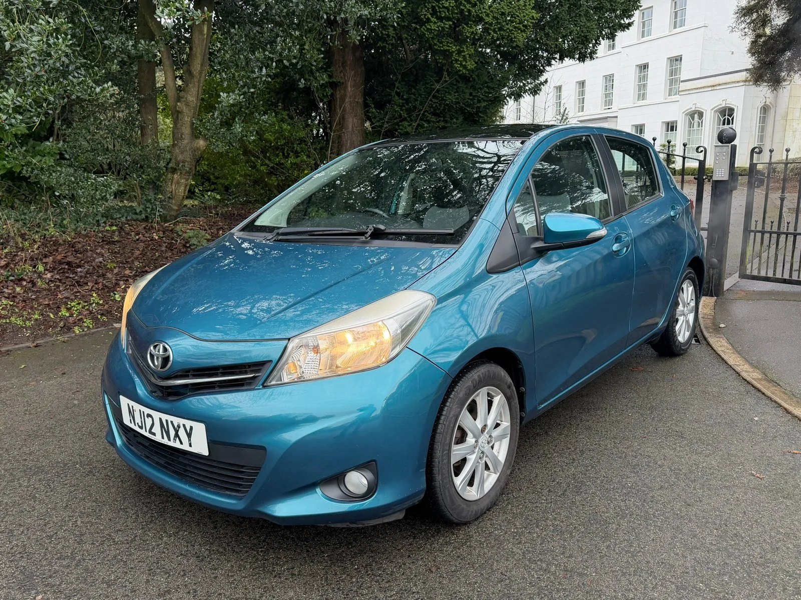 None Toyota Yaris 1.33 Dual VVT-i T Spirit 97000 Petrol photo